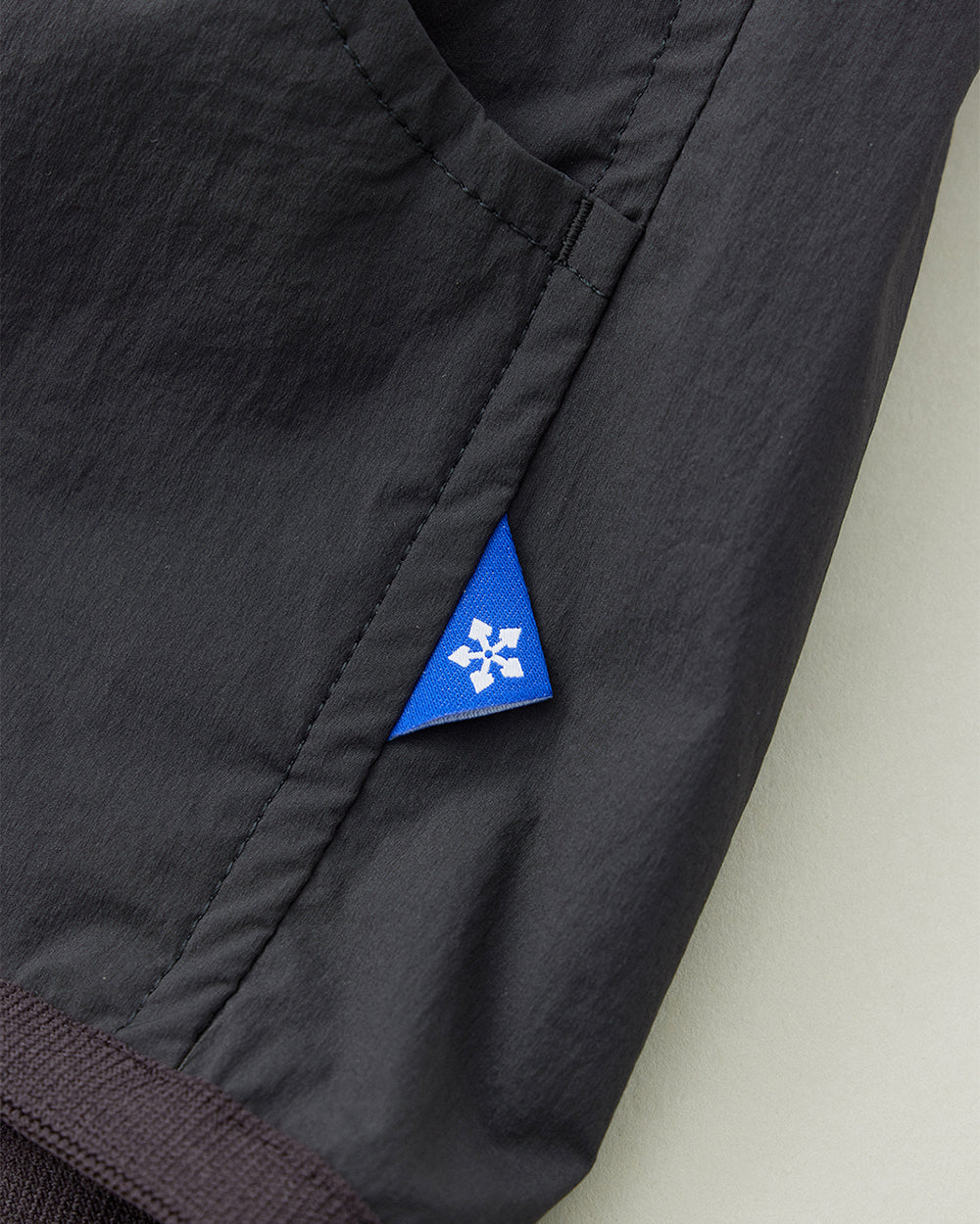 Lightweight Packable Hooded Zip Blouson