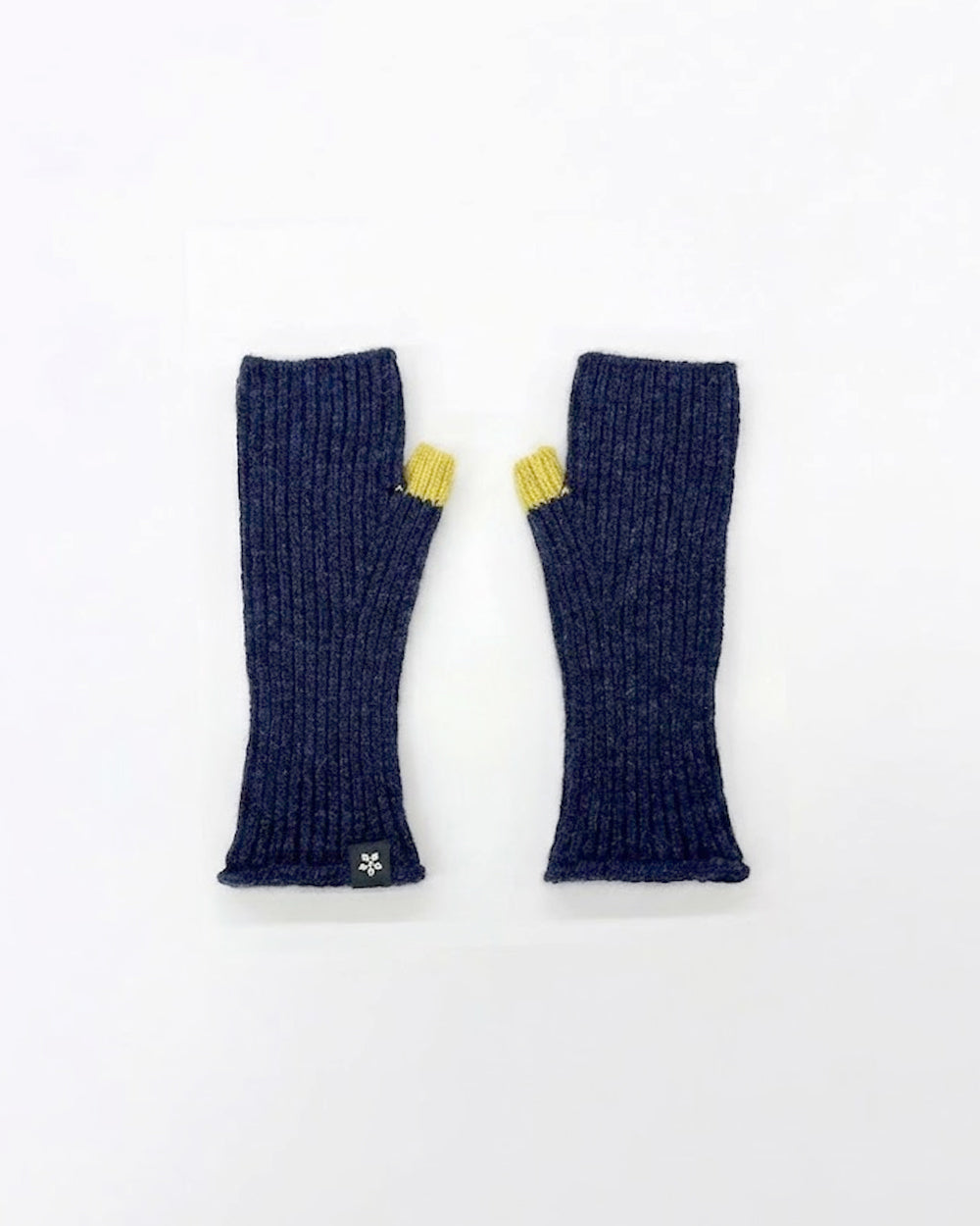 Ribbed Rambling Gloves